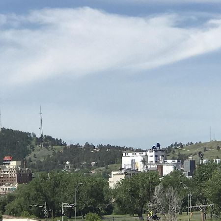 The Nest Hotel Рапид Сити Екстериор снимка